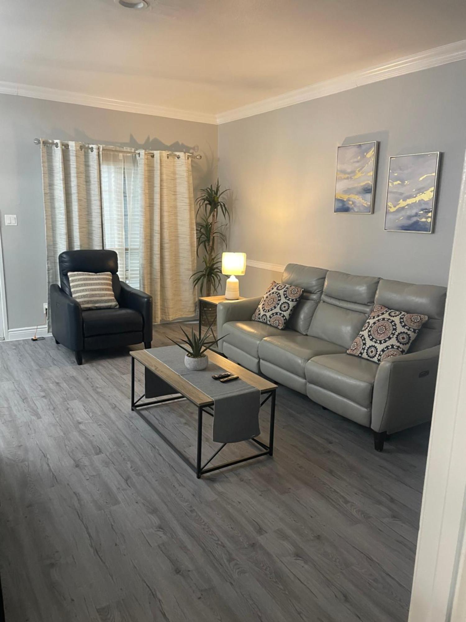 Huge One Bedroom With 2 Queen Size Beds 휴스턴 외부 사진