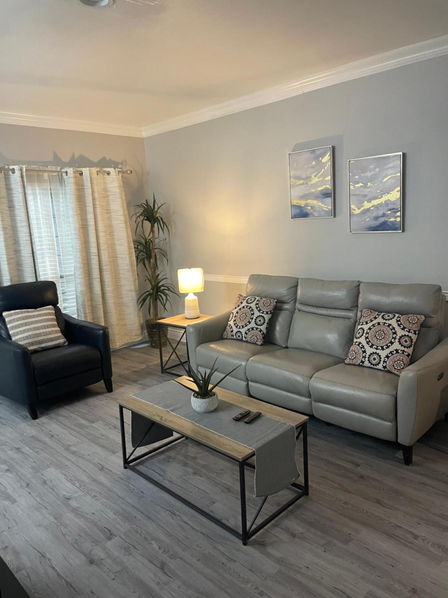 Huge One Bedroom With 2 Queen Size Beds 휴스턴 외부 사진